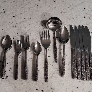 MCM Oneida SSS Montage Floral Flatware 34 Piece